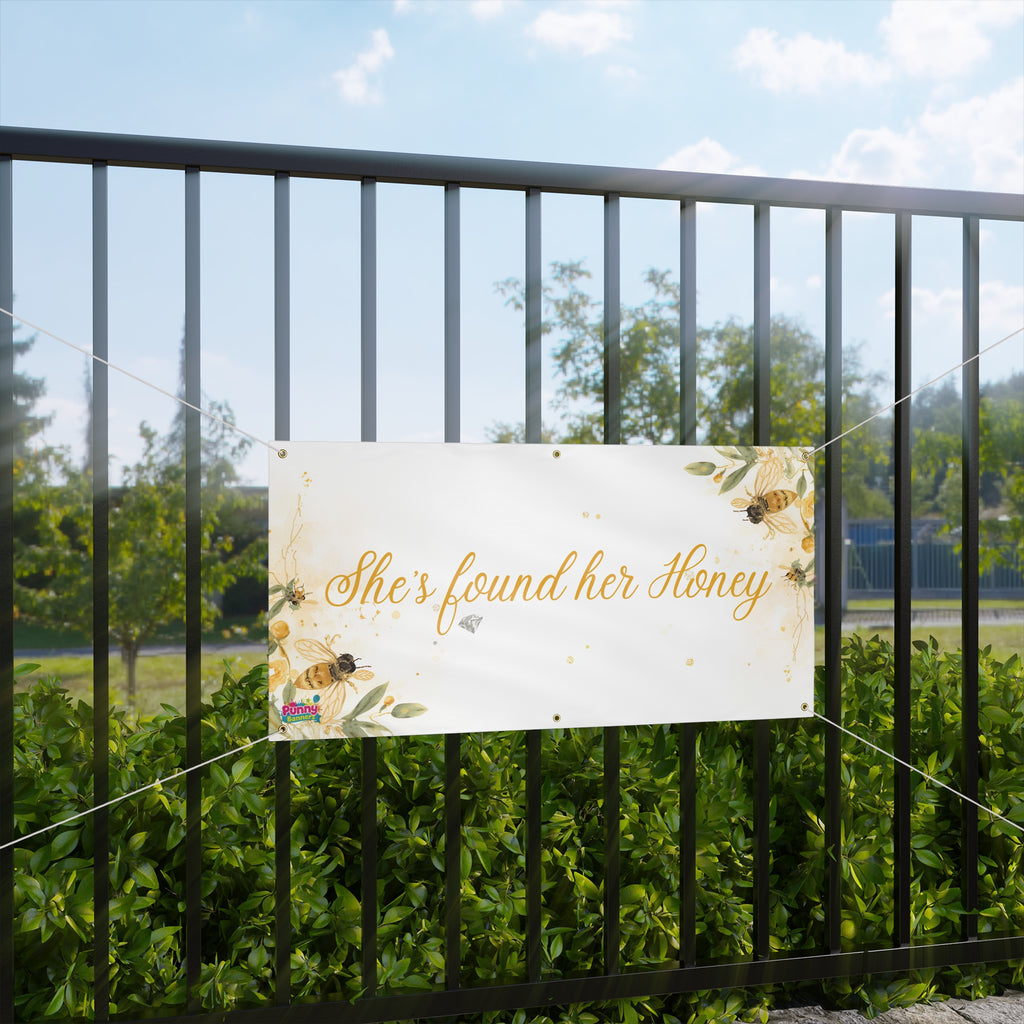Turn the bridal shower into the sweetest celebration ever with our She's Found Her Honey banner! 🐝💍
